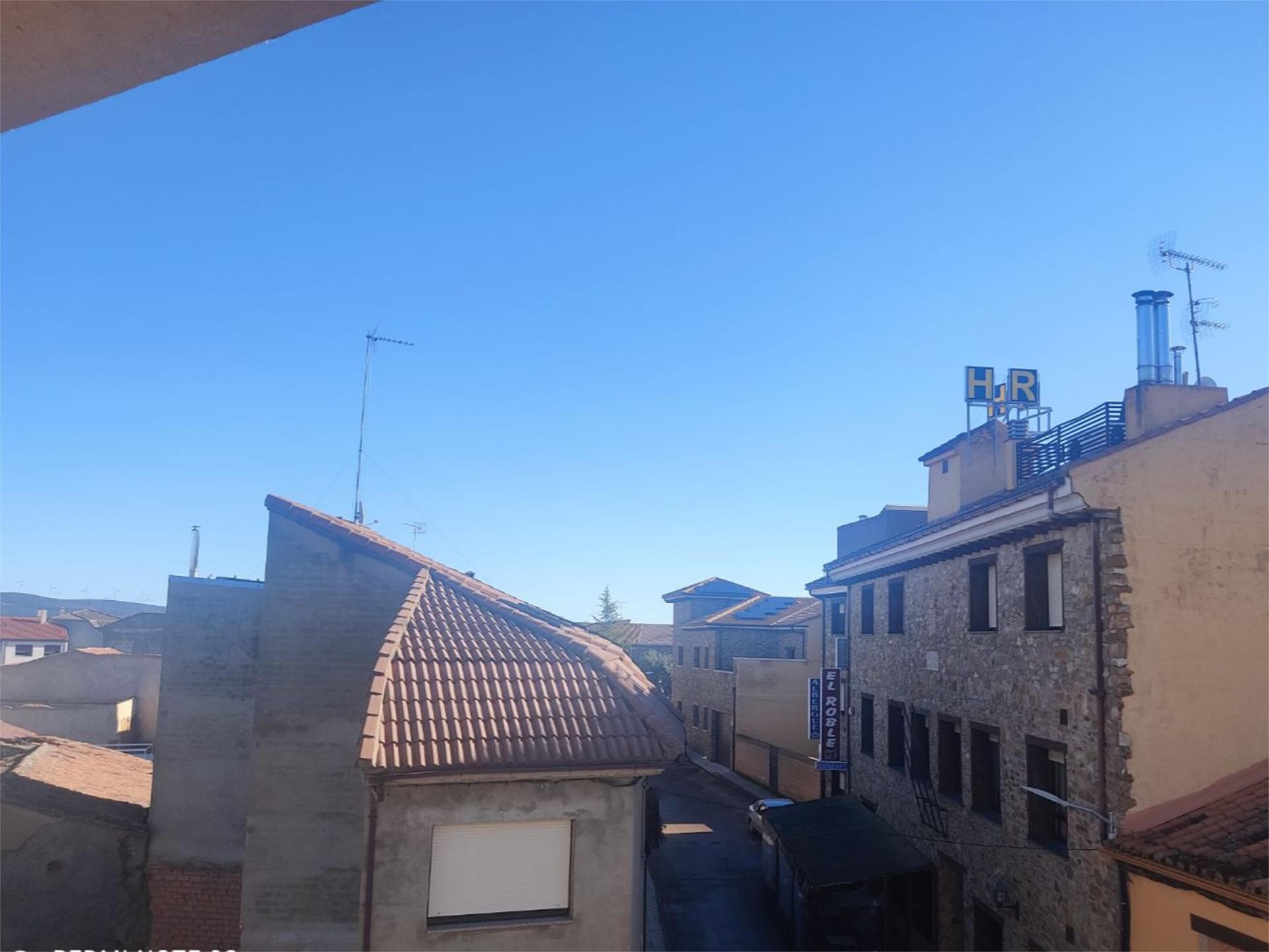 Vista exterior de Pis en venda en Tábara amb Calefacció, Terrassa i Traster