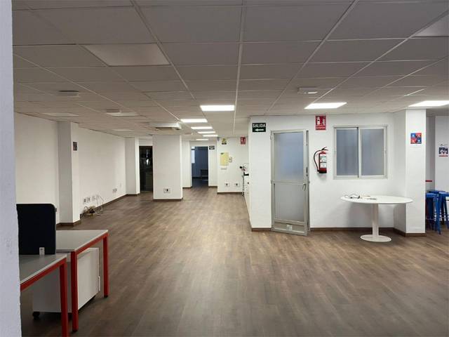 Oficina en Alquiler en Carrer del Doctor Josep Juan Dómine, 11 en El Grau