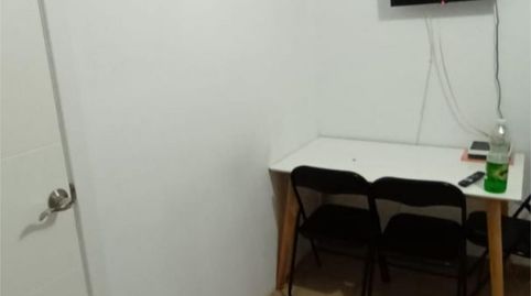 Room in Carrer de Perafita, 35, Ciutat Meridiana, Barcelona Capital - image 2 Photo 2 of Room in Carrer de Perafita, 35, Ciutat Meridiana, Barcelona Capital