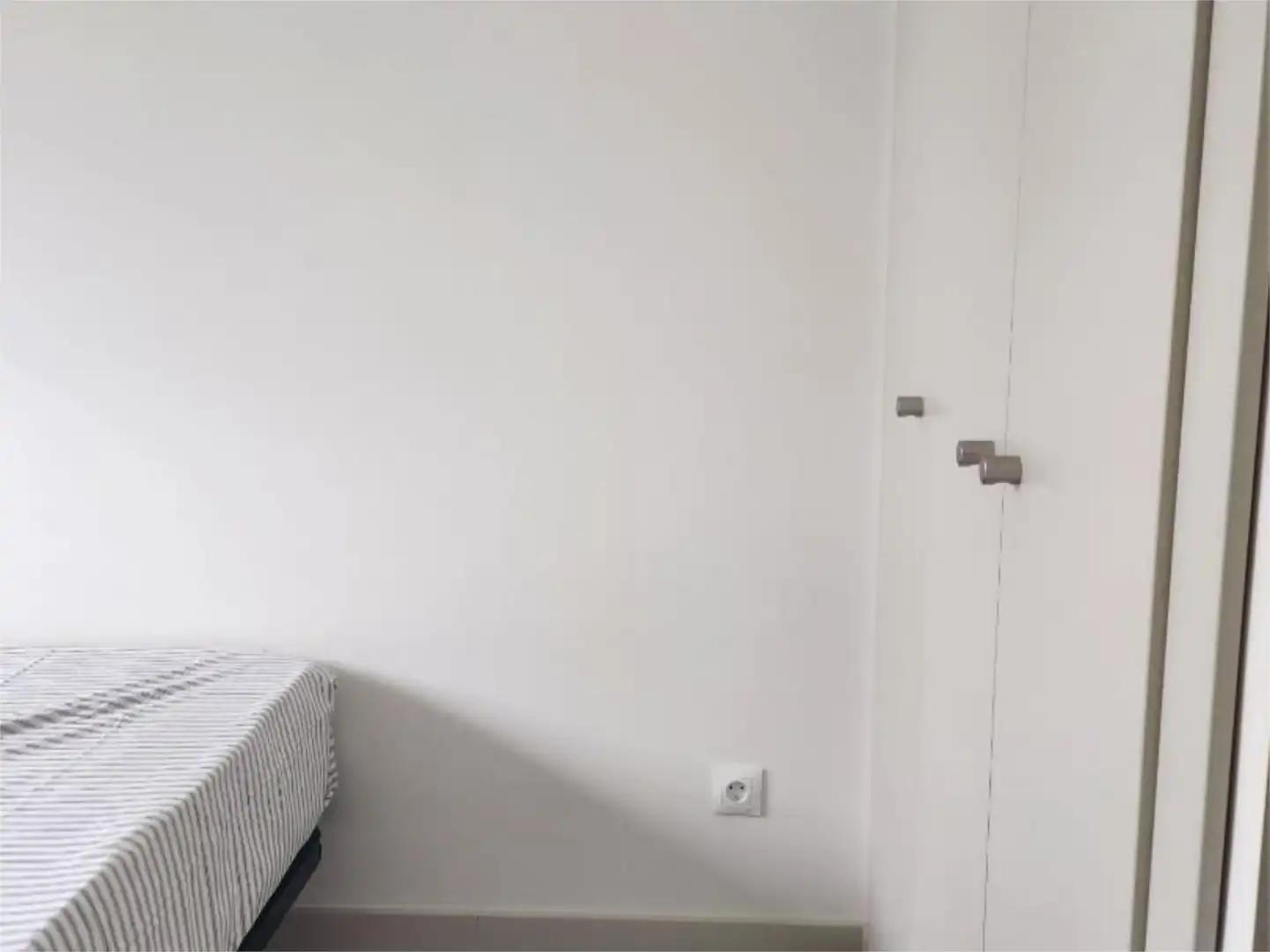 Bedroom of Flat for share in Madrid  with Air Conditioner, Heating and Furnished