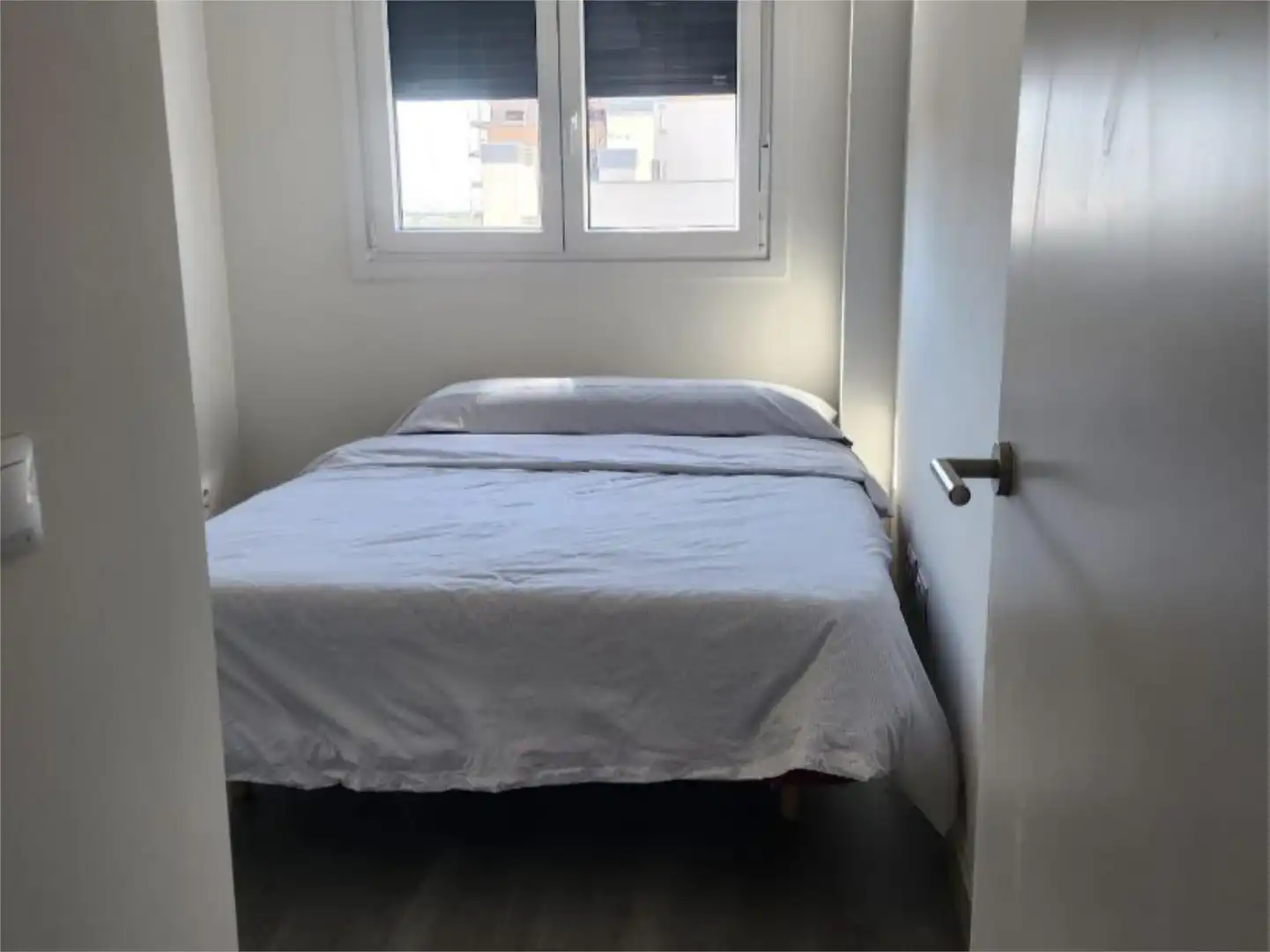 Bedroom of Flat for share in Madrid  with Air Conditioner, Heating and Furnished
