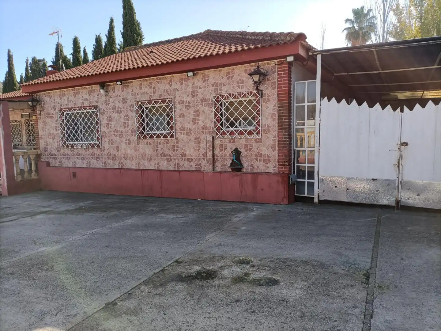 Casa o chalet en venta en Calle Carril, 6, Puente Tablas - Puente Nuevo - Cerro Molina Vista exterior de Casa o chalet en venta en Jaén Capital con Aire acondicionado, Terraza y Piscina