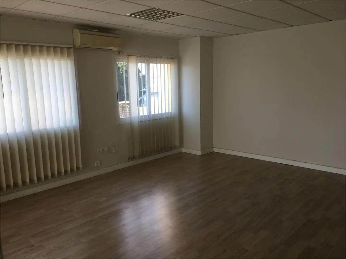 Büro zum Verkauf in Málaga mit Klimaanlage und Heizung