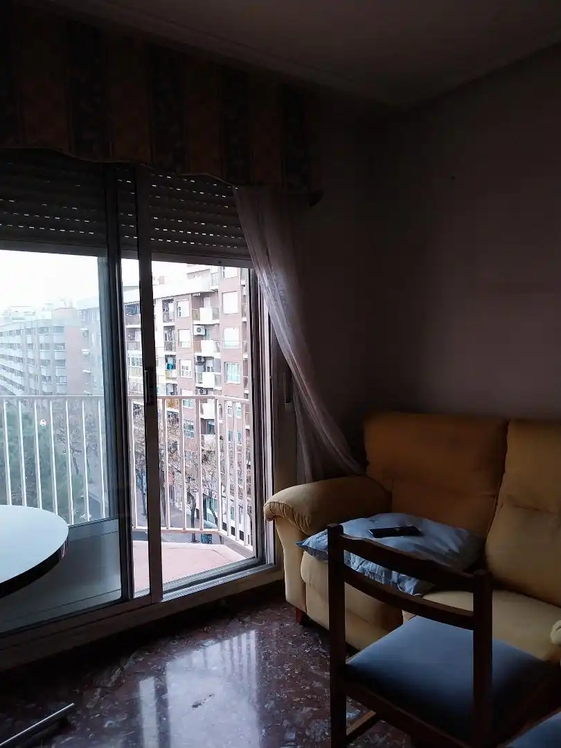 Habitación de Piso para compartir en Zaragoza con Calefacción, Amueblado y Horno