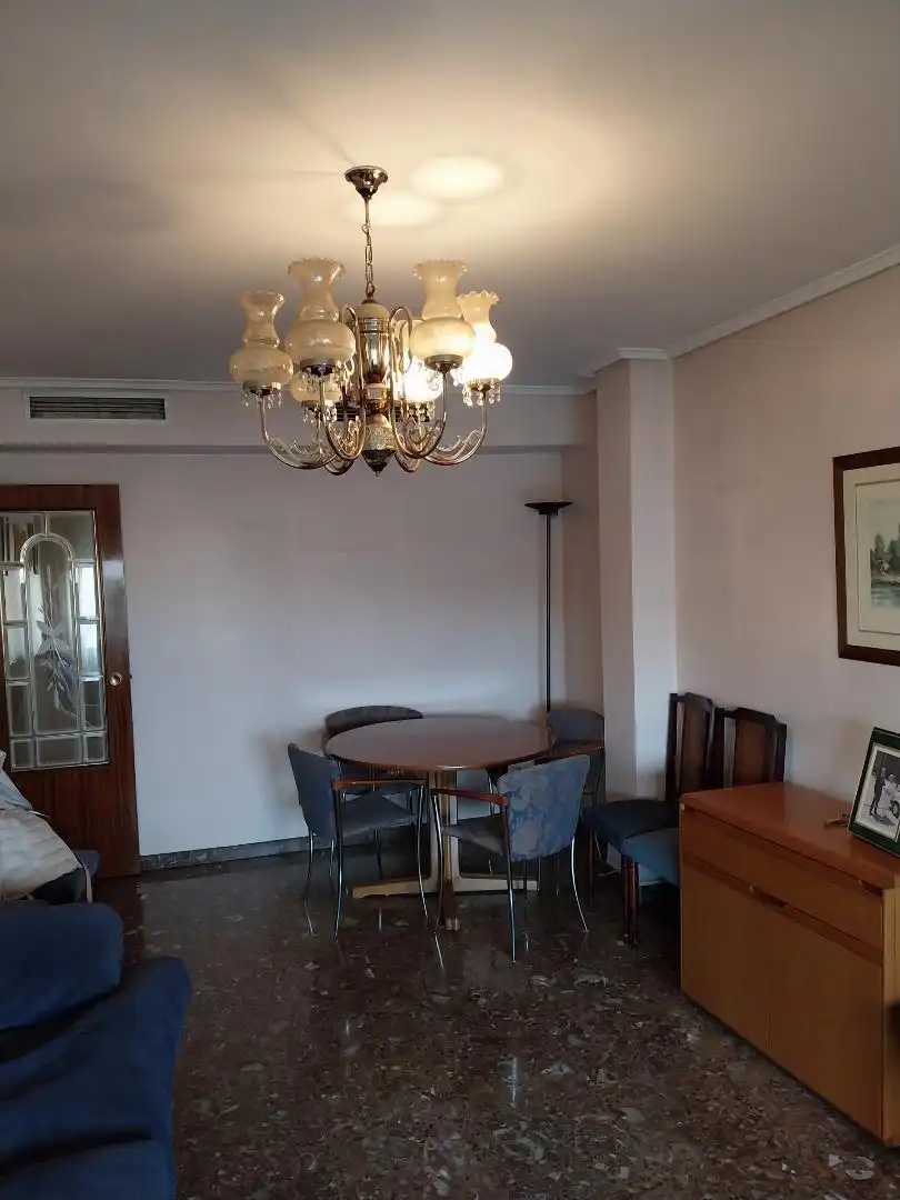 Dining room of Flat for share in Zaragoza  with Heating, Furnished and Oven