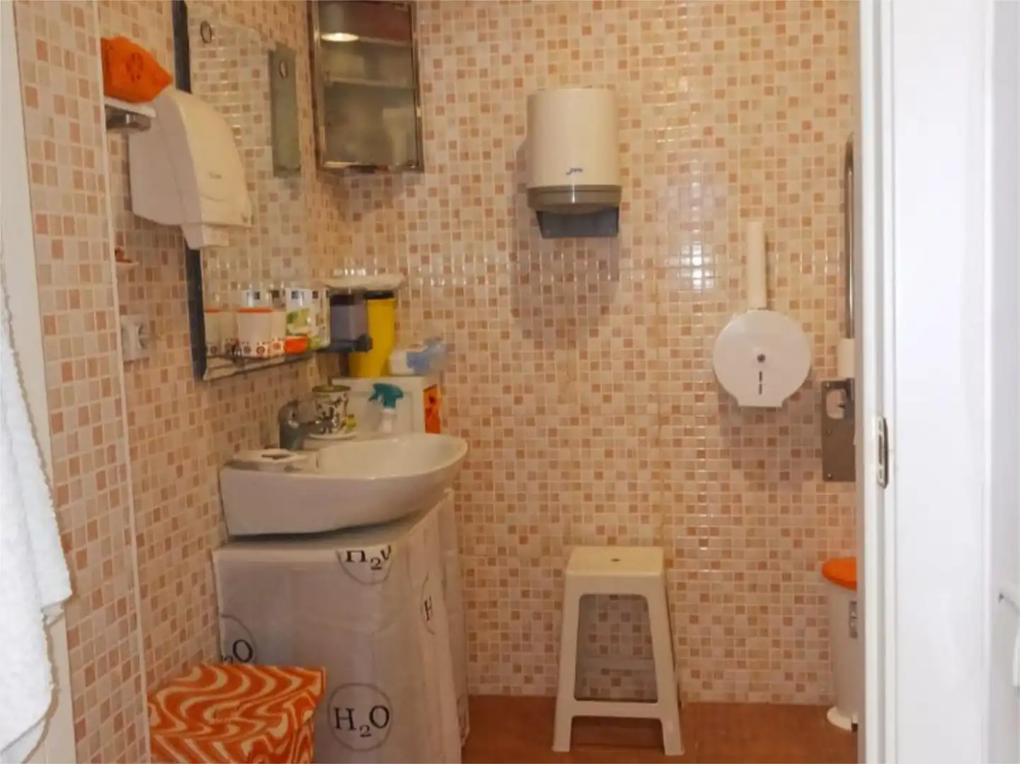 Local en venda a Calle Gallito, 3, La Luz - El Torcal Bany de Local en venda en Málaga amb Aire condicionat