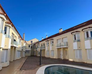 Vista exterior de Casa adosada en venda en Fuengirola amb Terrassa, Piscina i Balcó