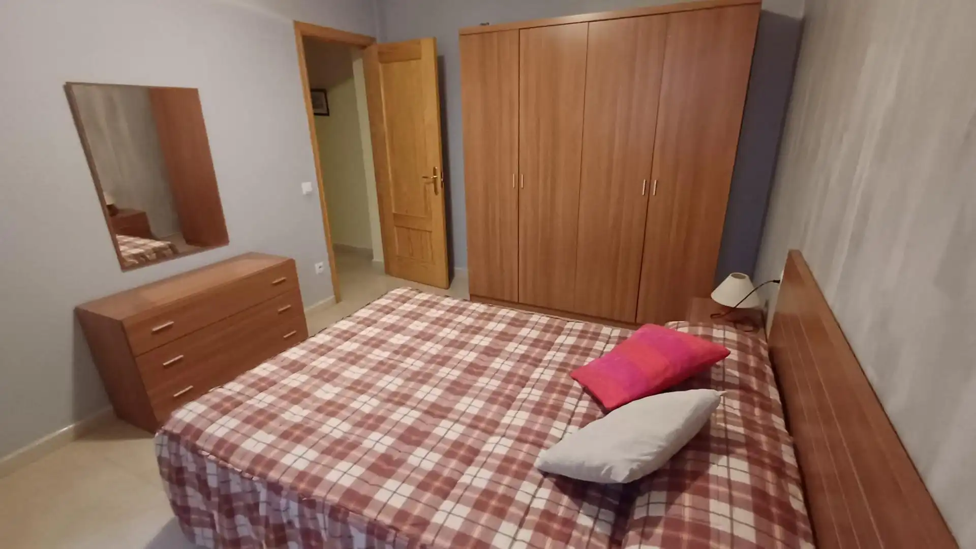 Dormitori de Pis en venda en Andorra (Teruel) amb Calefacció, Traster i Moblat