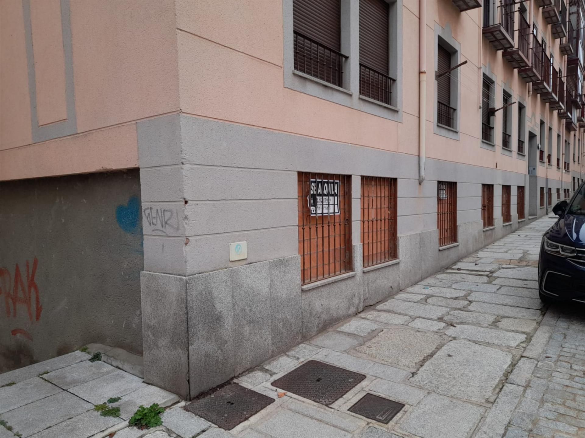 Außenansicht von Fabrikhallen miete in Real Sitio de San Ildefonso