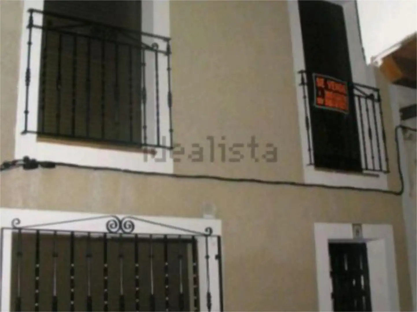 Casa adosada en venda a Calle Francisco Bartolome, 9, Guisando Vista exterior de Casa adosada en venda en Guisando amb Balcó