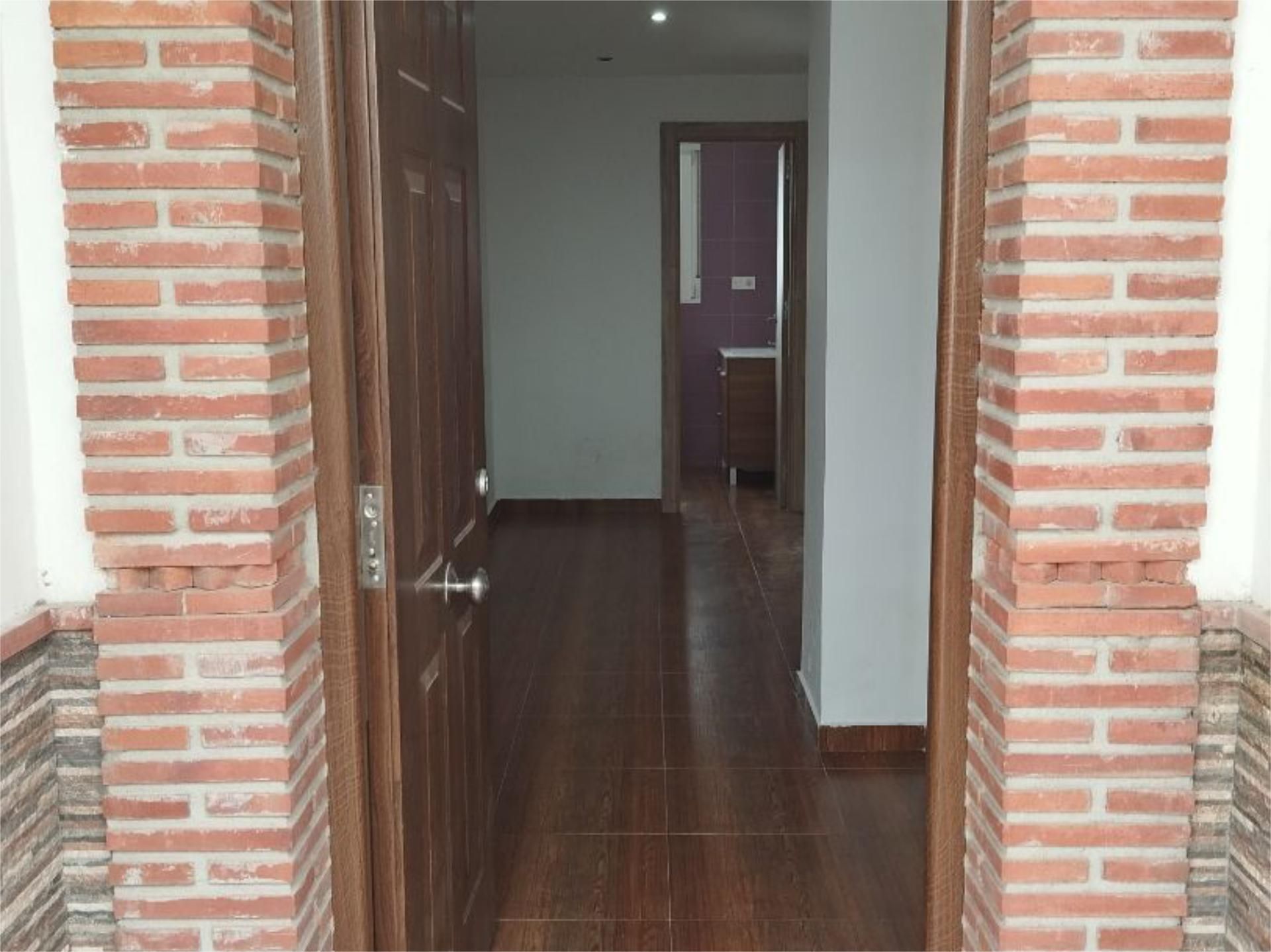 Casa adosada en venda en Santa Cruz del Comercio amb Terrassa, Traster i Moblat