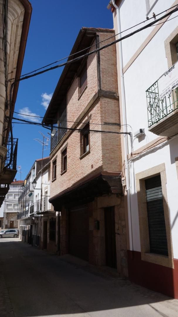Vista exterior de Casa adosada en venda en Valverde del Fresno amb Aire condicionat, Calefacció i Terrassa