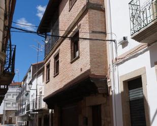 Vista exterior de Casa adosada en venda en Valverde del Fresno amb Aire condicionat, Terrassa i Balcó