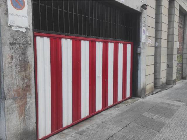 Garaje en Venta en Julio Urquijo Kalea, 4 en San Pedro de Deusto - La Ribera