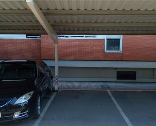 Parking of Garage to rent in Pinto