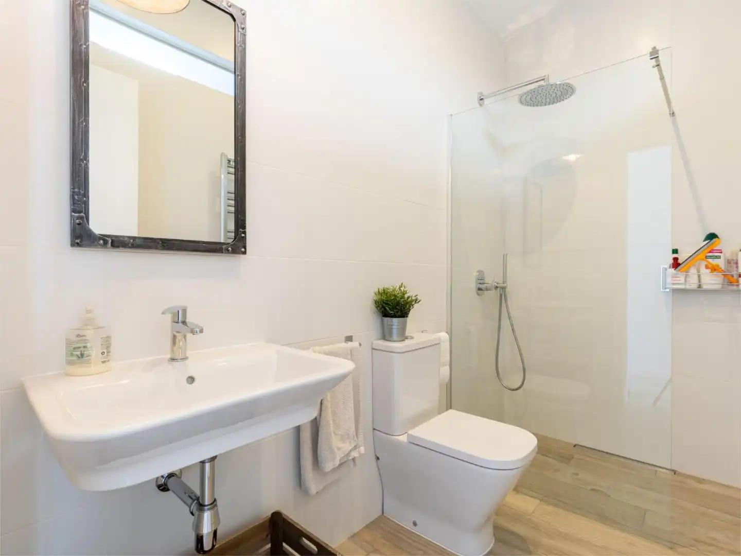 Wohnung zum Verkauf in Carrer de Sant Maties, 52, Creu Alta Badezimmer von Wohnung zum Verkauf in Sabadell mit Klimaanlage, Heizung und Terrasse