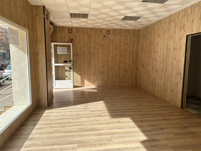 Local comercial en Alquiler en Calle Amberes, 4 en Ruta de la Plata