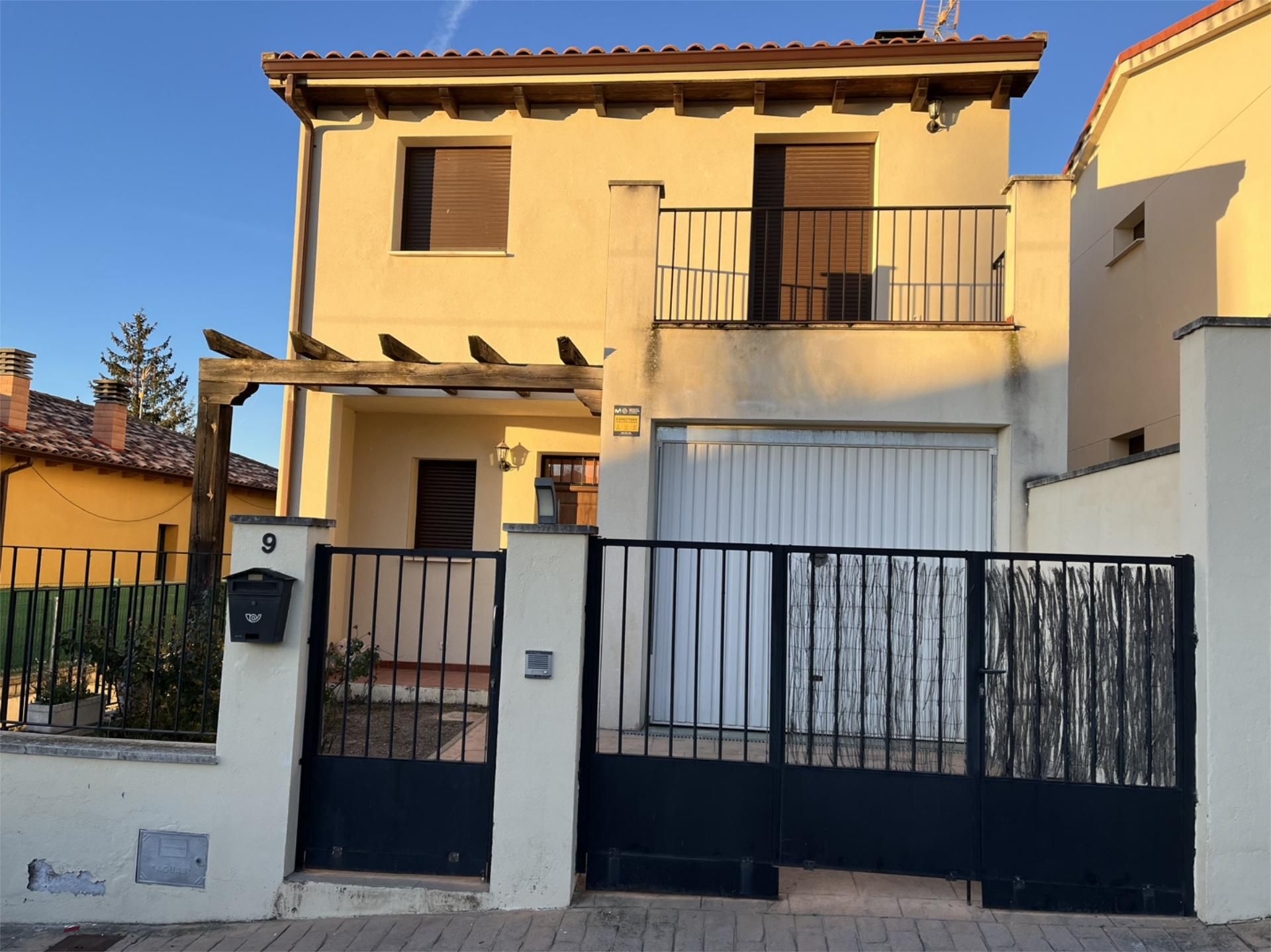 Exterior view of House or chalet for sale in Cogolludo  with Heating, Private garden and Parquet flooring