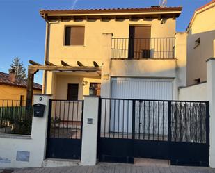 Exterior view of House or chalet for sale in Cogolludo  with Terrace and Balcony