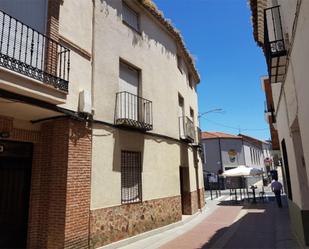 Vista exterior de Casa adosada de lloguer en Almodóvar del Campo amb Balcó