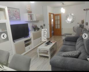 Living room of Flat for sale in Almansa  with Air Conditioner, Terrace and Balcony