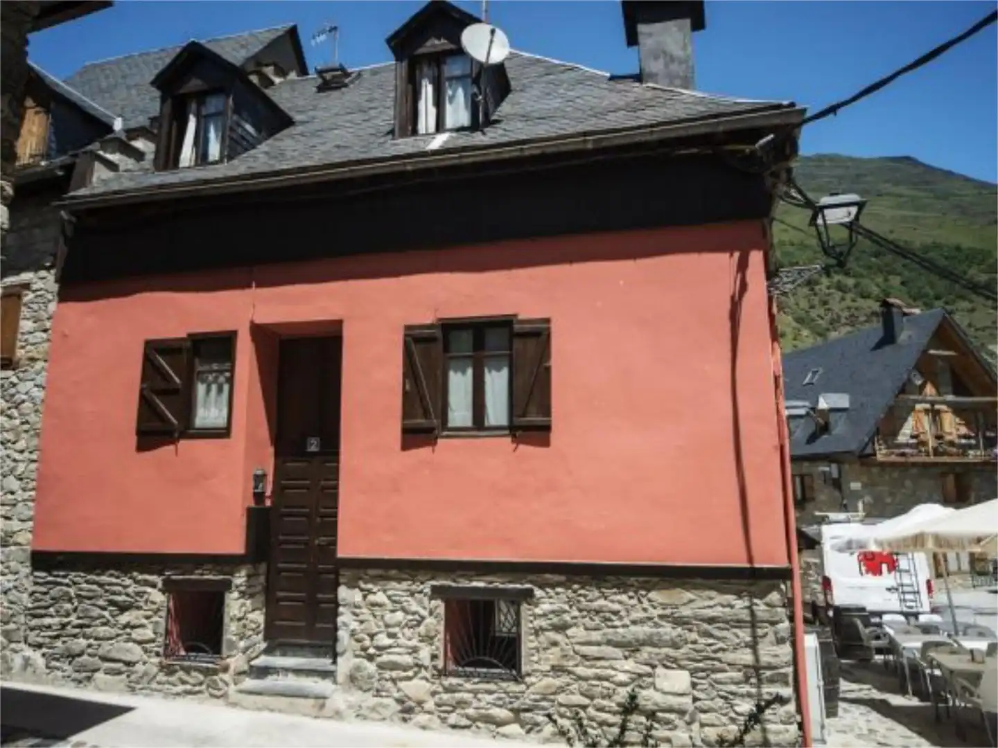 Finca rústica en venta en Carrèr Santa Anna, 1, Escunhau Vista exterior de Finca rústica en venta en Vielha e Mijaran con Calefacción, Parquet y Amueblado