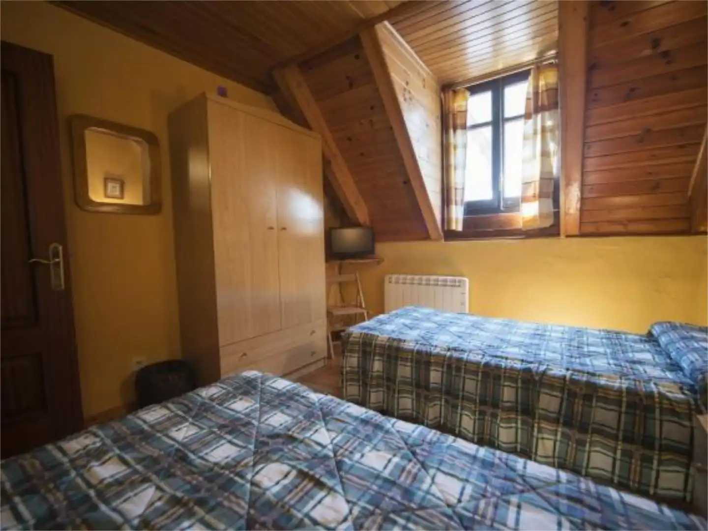 Finca rústica en venta en Carrèr Santa Anna, 1, Escunhau Habitación de Finca rústica en venta en Vielha e Mijaran con Calefacción, Parquet y Amueblado