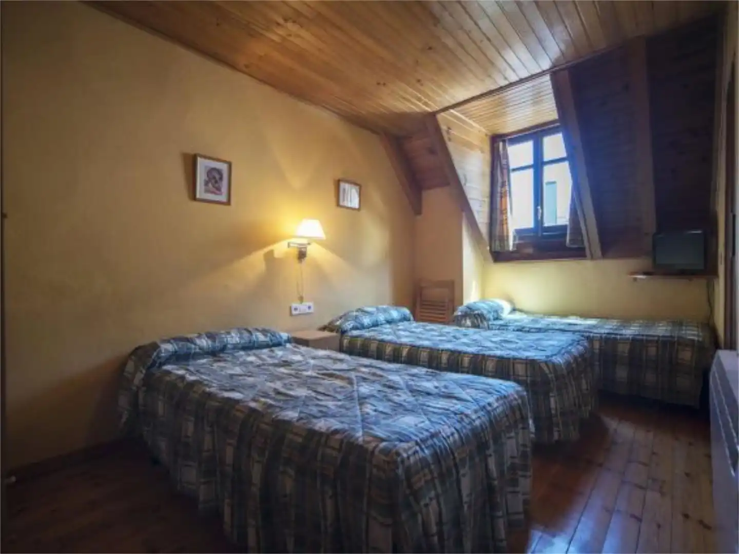Finca rústica en venta en Carrèr Santa Anna, 1, Escunhau Habitación de Finca rústica en venta en Vielha e Mijaran con Calefacción, Parquet y Amueblado
