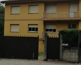 Exterior view of Single-family semi-detached for sale in Santiago de Compostela   with Terrace, Swimming Pool and Balcony