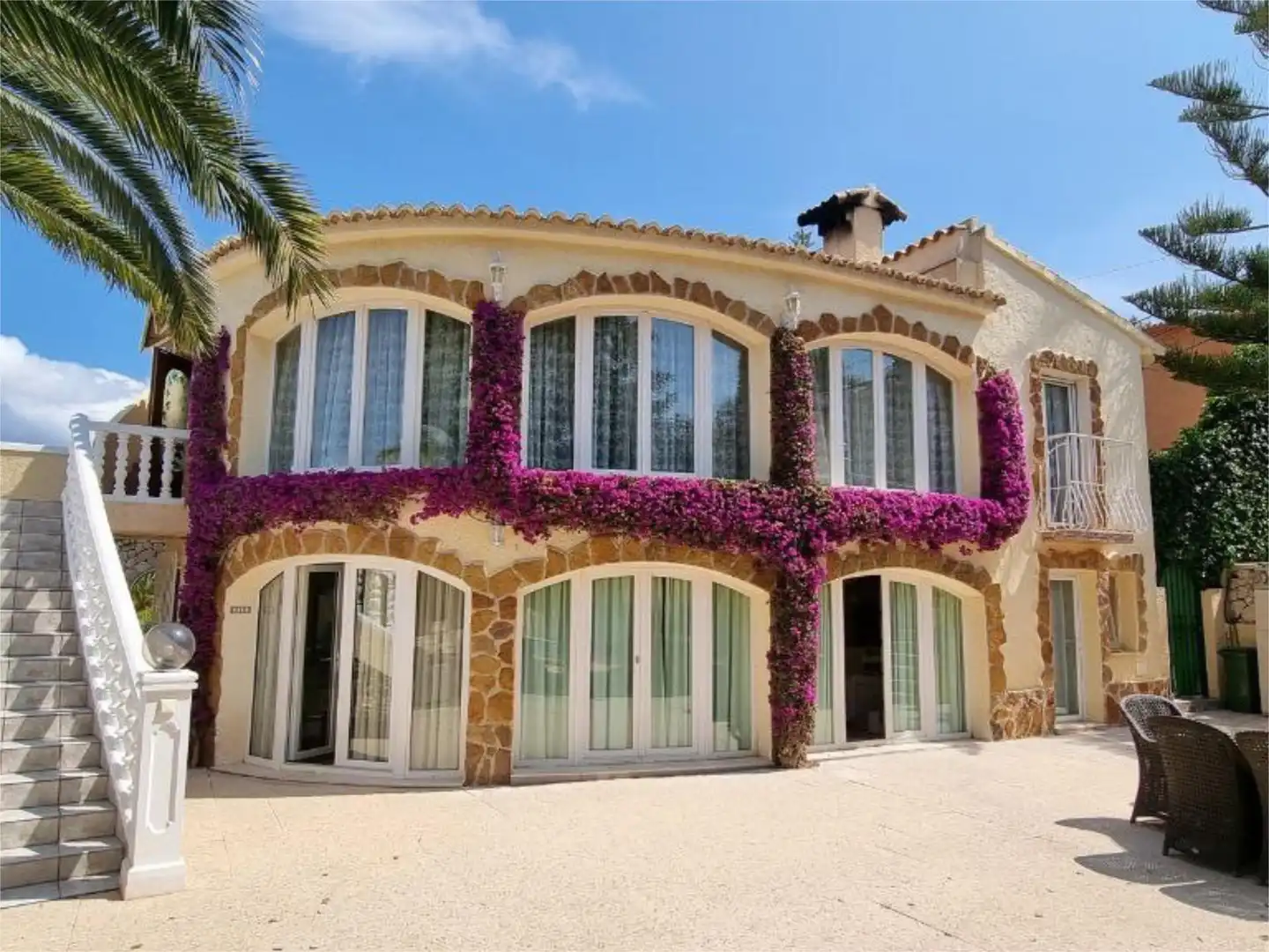 Vista exterior de Casa o xalet en venda en Calpe / Calp amb Aire condicionat, Piscina i Balcó