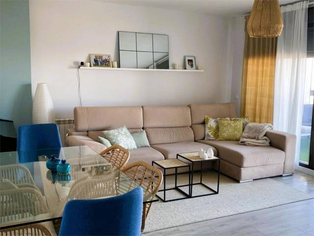 Piso en Alquiler en Avenida de los Reyes Católicos, 21 en Hospital