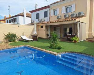 Swimming pool of House or chalet for sale in Bollullos de la Mitación  with Air Conditioner, Swimming Pool and Balcony