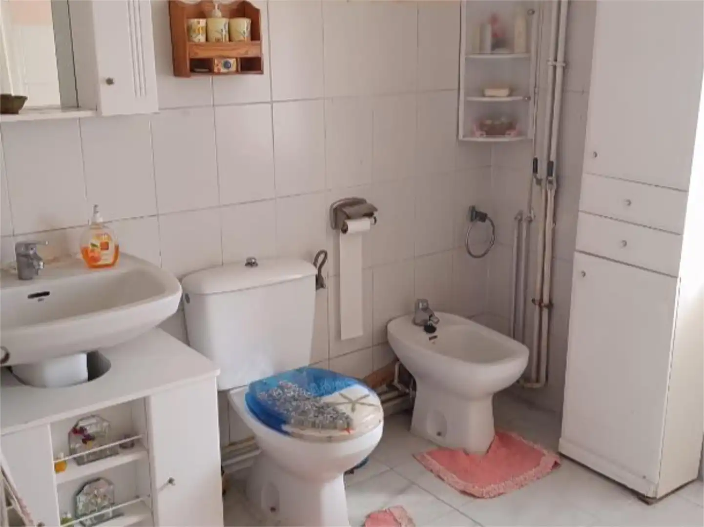 Casa adosada en venta en Calle la Paz, 14, Cordovilla la Real Baño de Casa adosada en venta en Cordovilla la Real con Calefacción, Jardín privado y Amueblado