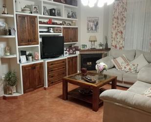 Sala d'estar de Casa o xalet en venda en Villarrobledo amb Aire condicionat