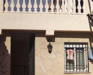 Vista exterior de Casa adosada en venda en Castellón de la Plana / Castelló de la Plana amb Aire condicionat i Terrassa