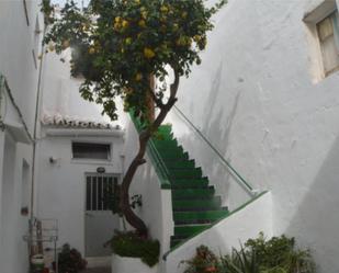 Vista exterior de Casa adosada en venda en Tarifa amb Terrassa