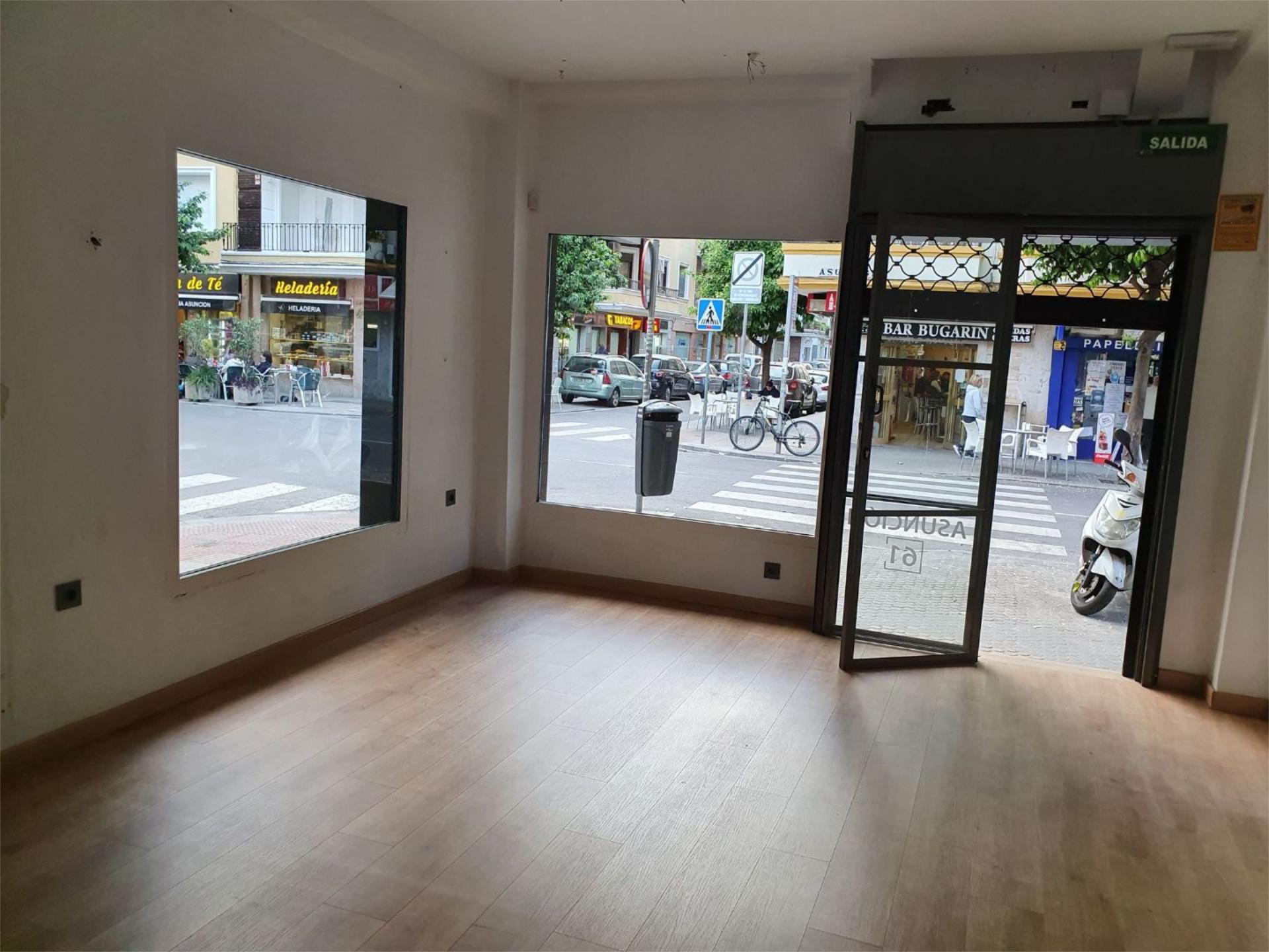 Exterior view of Premises to rent in  Sevilla Capital  with Air Conditioner and Heating