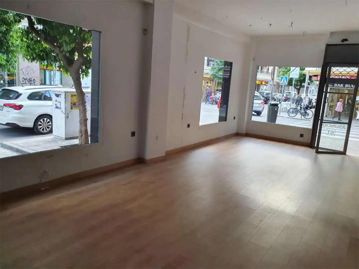 Commercial properties for rent in Sevilla  with Air Conditioner and Heating