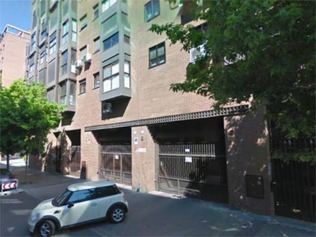 Garaje en Alquiler en Calle del Majuelo, 2 en Acacias