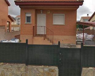 Vista exterior de Casa o xalet de lloguer en El Espinar amb Aire condicionat i Terrassa