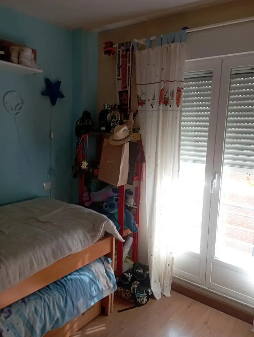Wohnung zum Verkauf in Calle San Esteban, 35, Castellanos de Moriscos Schlafzimmer von Wohnung zum Verkauf in Castellanos de Moriscos mit Heizung, Privatgarten und Parkett