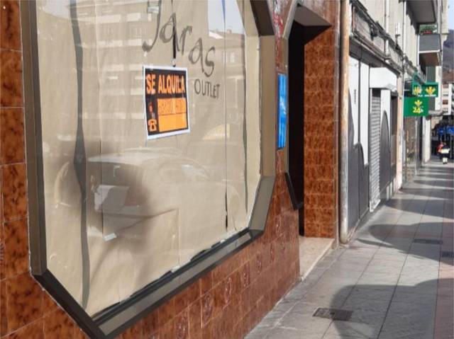 Local comercial en Alquiler en Avenida de la Constitución, 18 en Lena