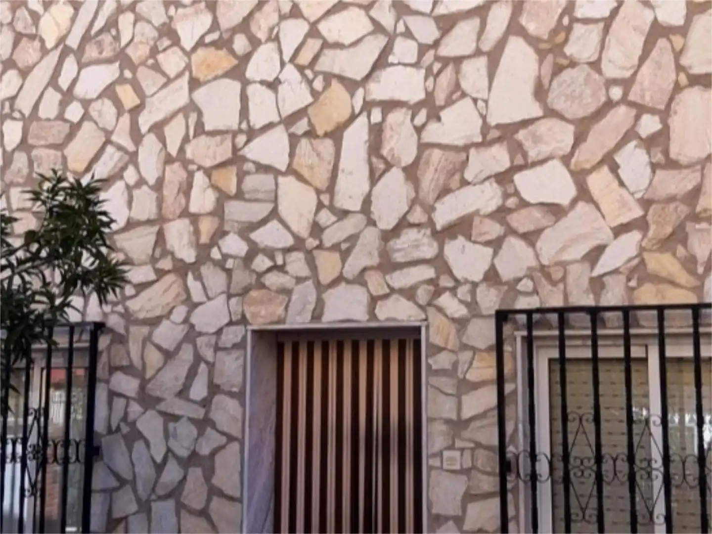 Casa o xalet en venda a Calle Martínez de Úbeda, 6, Linarejos Vista exterior de Casa o xalet en venda en Linares amb Aire condicionat, Calefacció i Terrassa