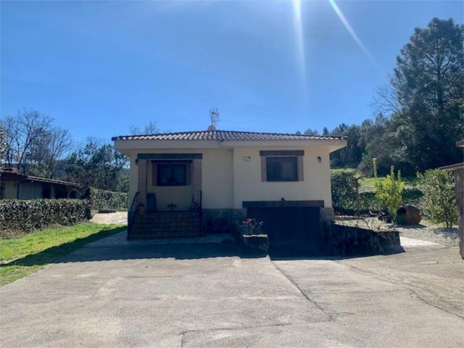 Exterior view of House or chalet for sale in Mombeltrán  with Air Conditioner, Heating and Private garden