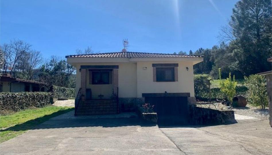 House or chalet for sale in Urbanizacion Pinar Rivera, 59, Mombeltrán, Ávila - image 1 Photo 1 of House or chalet for sale in Urbanizacion Pinar Rivera, 59, Mombeltrán, Ávila