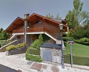 Exterior view of Single-family semi-detached for sale in Urús  with Terrace and Swimming Pool