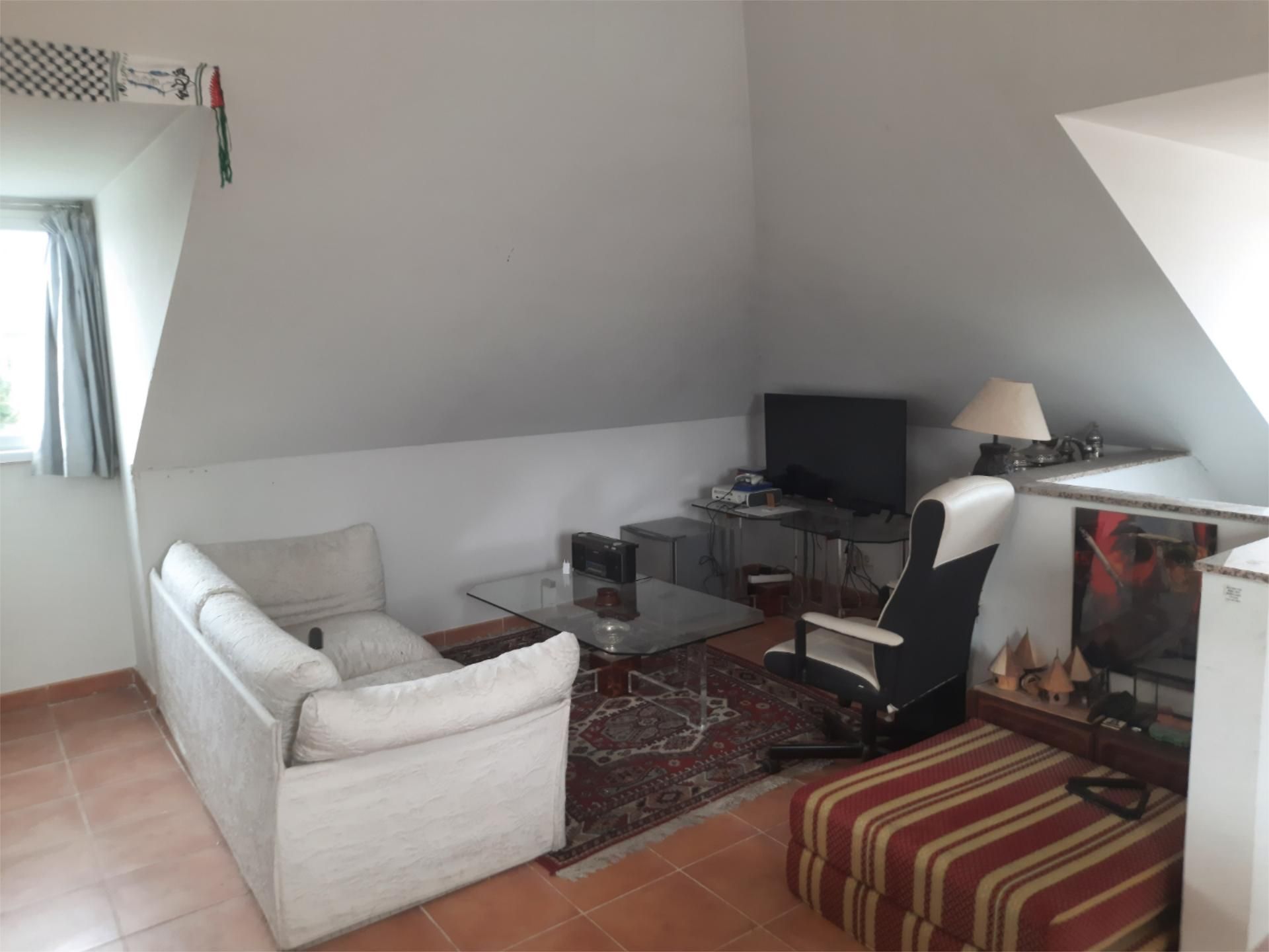Sala d'estar de Casa o xalet per a compartir en Boadilla del Monte amb Calefacció, Jardí privat i Moblat