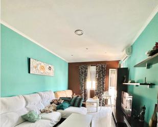 Living room of Flat for sale in Sanlúcar de Barrameda  with Air Conditioner, Heating and Furnished