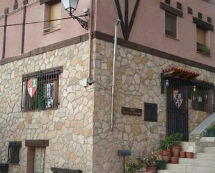 Vista exterior de Casa o xalet en venda en Cuenca Capital amb Calefacció, Jardí privat i Terrassa