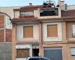 Vista exterior de Casa adosada en venda en Bullas amb Terrassa